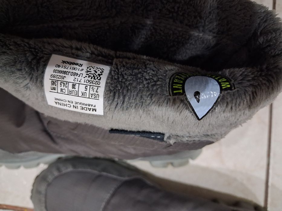 Ghete reebok iarna mas 38,24.5cm