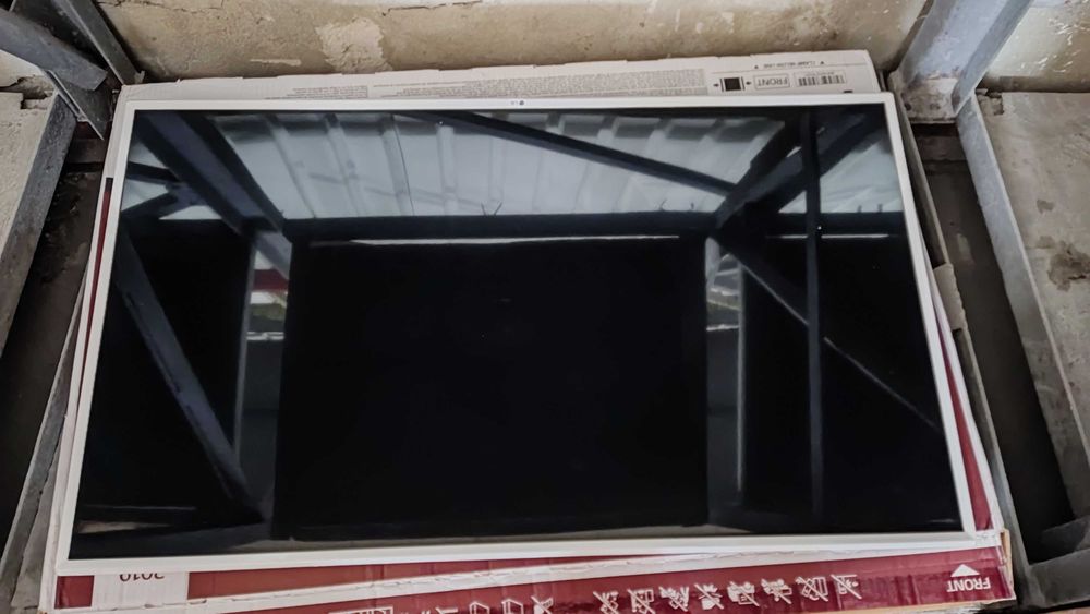 За части - Телевизор LG 49UM7390PLC