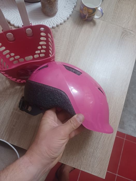 Vând cos bicicleta și casca