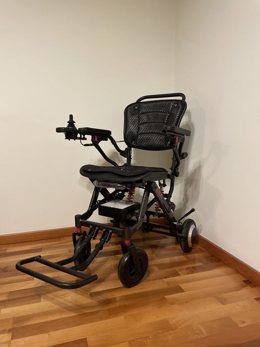 Scaun cu rotile electric