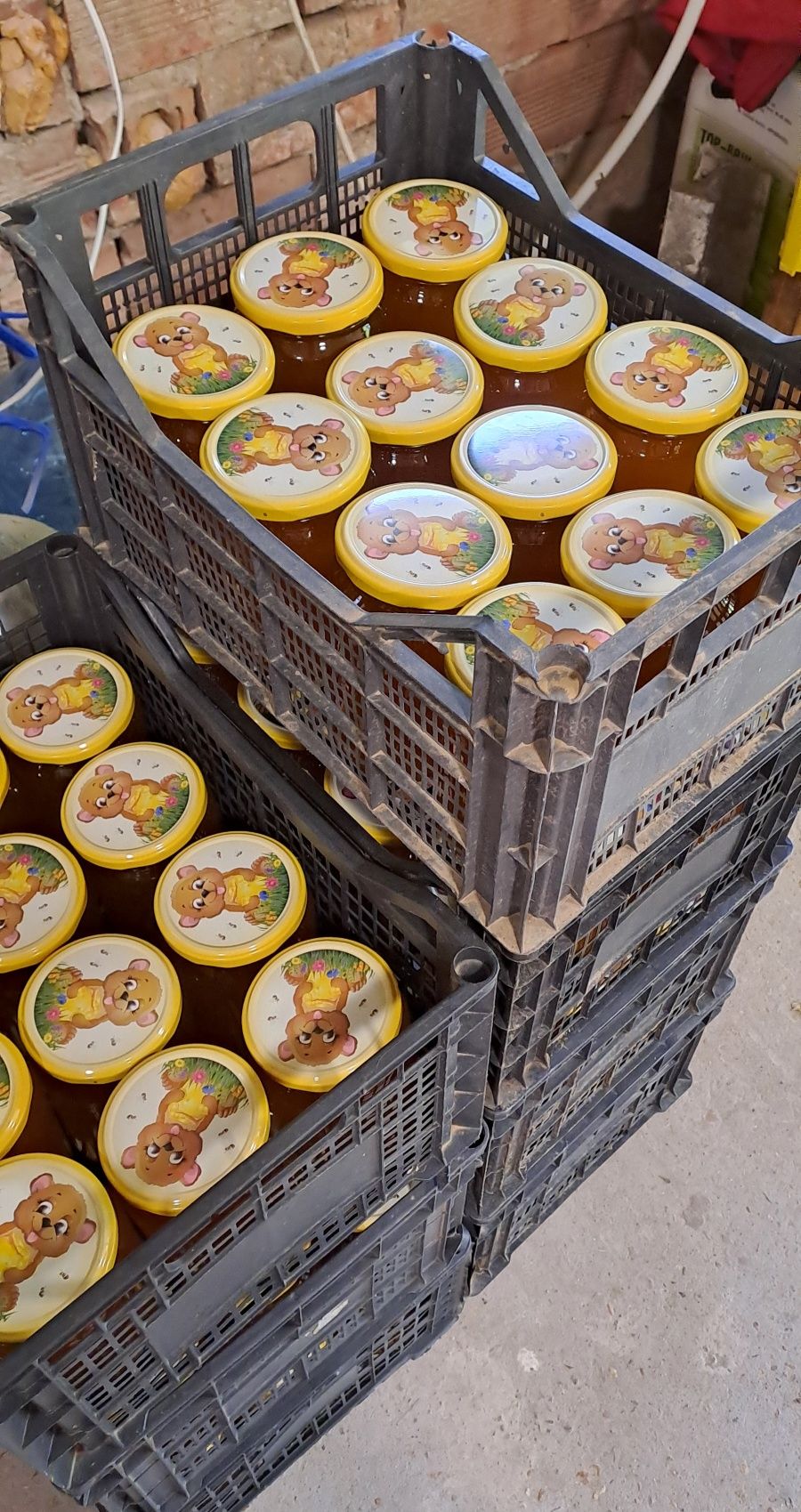 Продавам Натурален Пчелен Мед