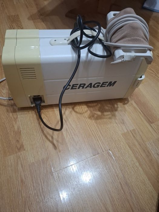 Aparat de termomasaj cu petre de jad