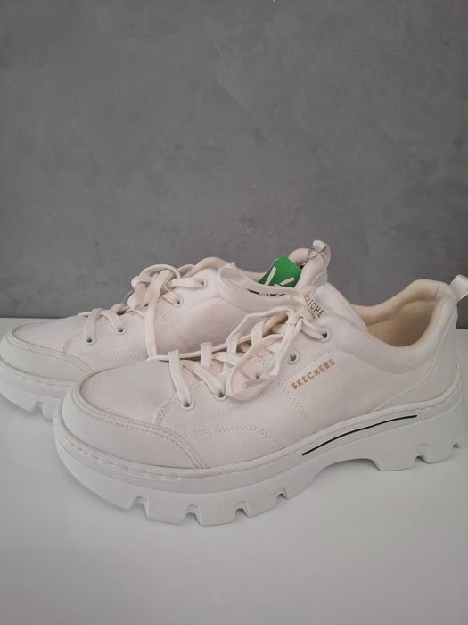 Papuci albi Skechers