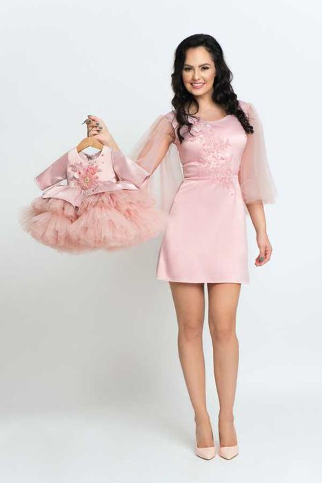 Rochie botez, trusou biserică, bentiță, botoșei, lumânare, cufăr
