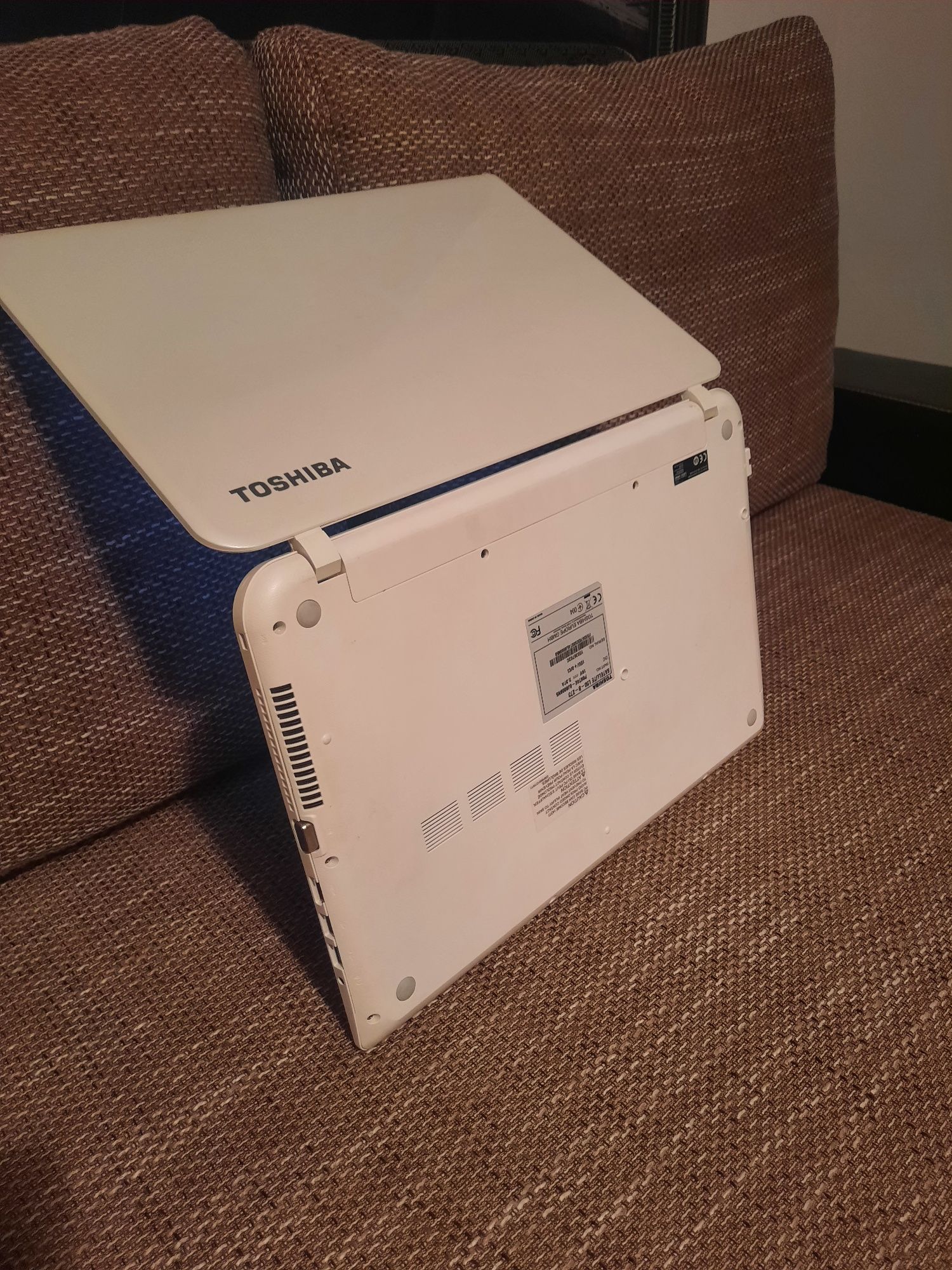 Toshiba Satellite skullcandy