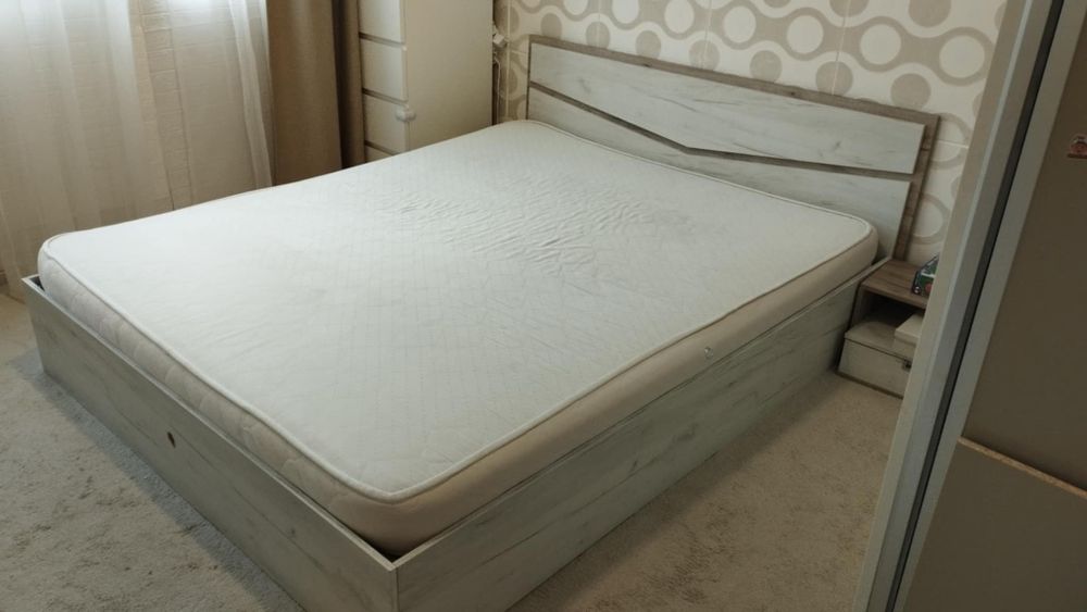 Спалня с матрак и подматрачна рамка 200/160см