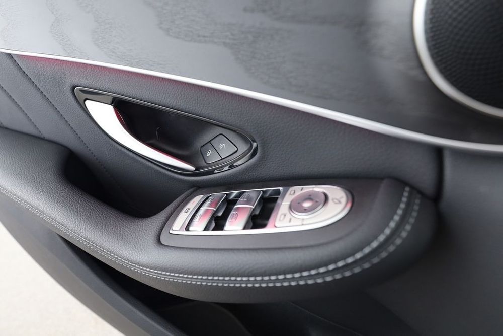 Mercedes-Benz C300e AMG Line 4MATIC - Garantie Mercedes