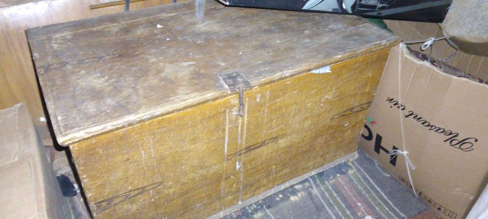 Стар 100 годишен дървен сандък антика!