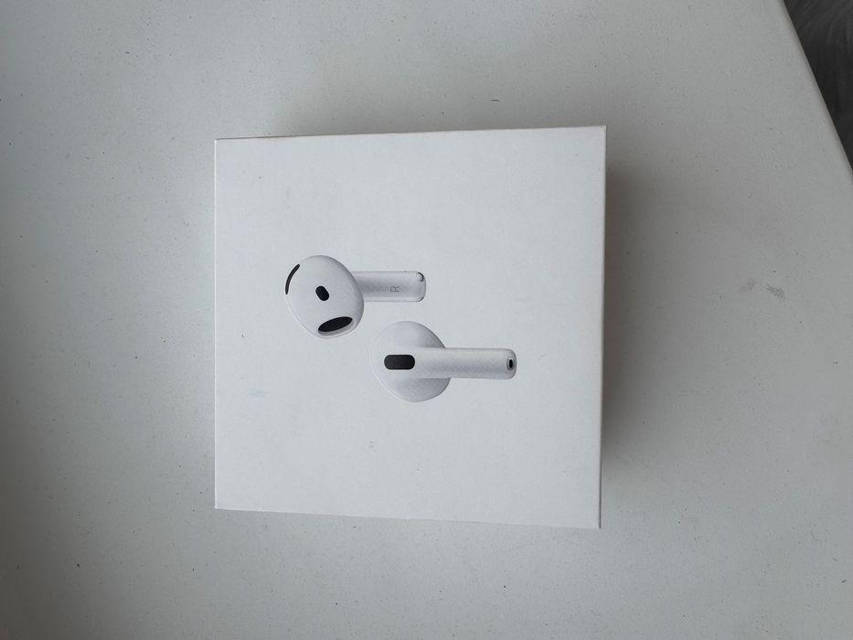 Продам airPods 4 поколение оригинал! СРОЧНО! Торг уместен!