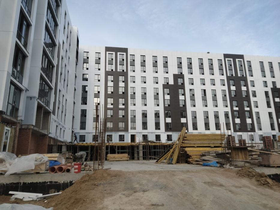 Продаётся 1 комн. квартира. мкр. Береке. СРОЧНО.