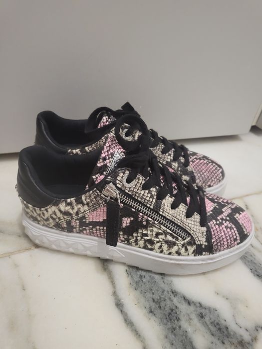 Yamamoto,Guess и Pinko