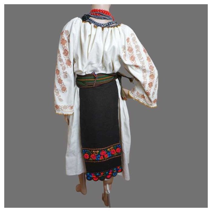 Costum popular vechi din Bistrita Nasaud masura M-L