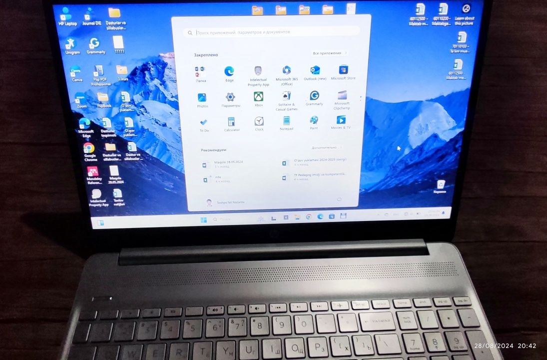 HP Laptop Intel Core-i3 8/256 SSD
