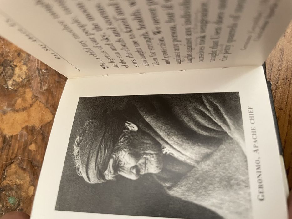 Книга за северно-американските индианци