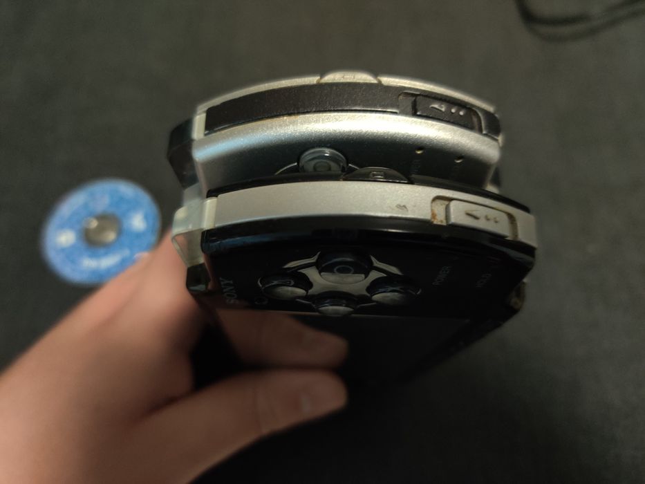 Psp 2004 negru si limited edition final fantasy vii