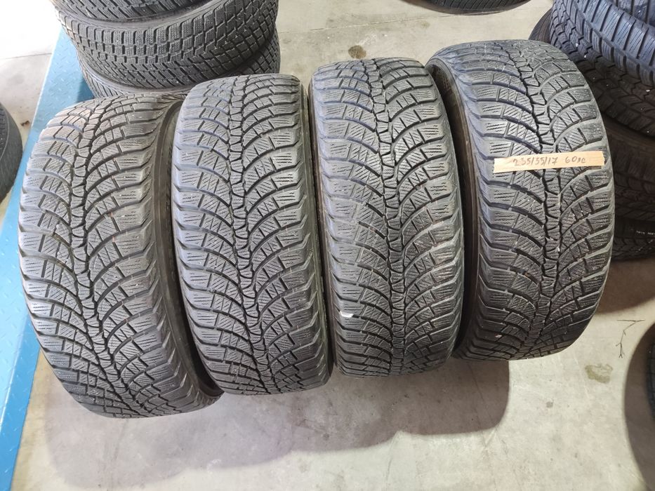 235/55/17 Kumho WinterCraft