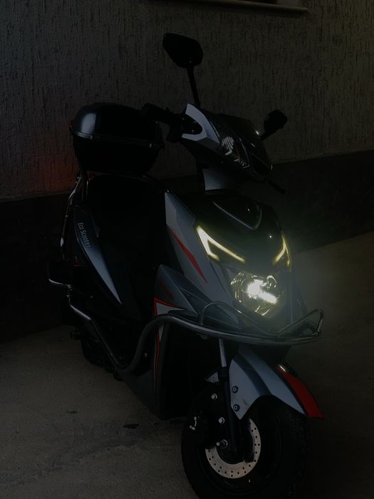 Скутер электрически.