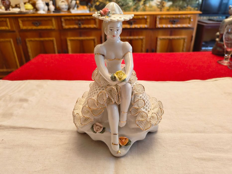 Bibelou balerină din porțelan – decor vintage de colecție