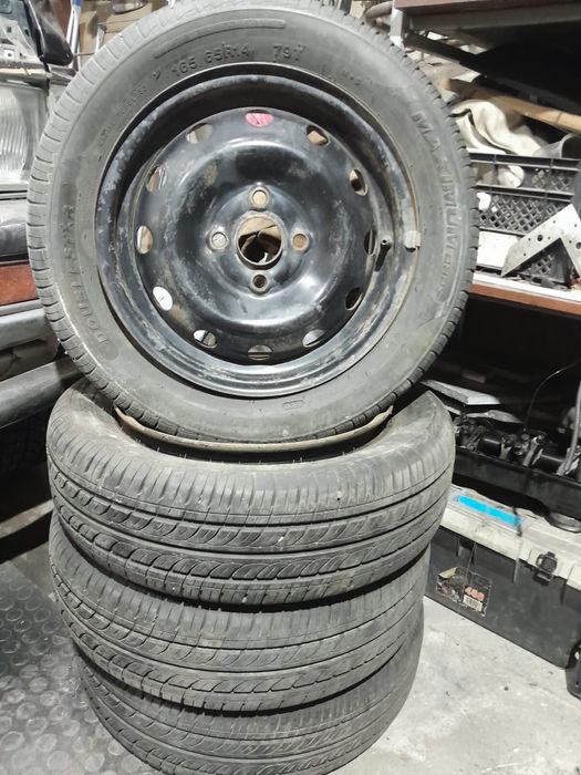 Продам летнюю резину с дисками