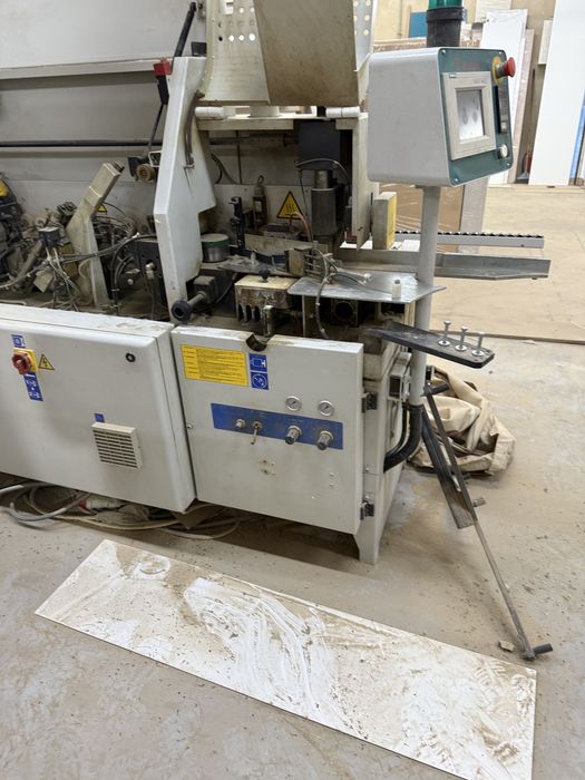 Masina pentru aplicat cant Tecnoma