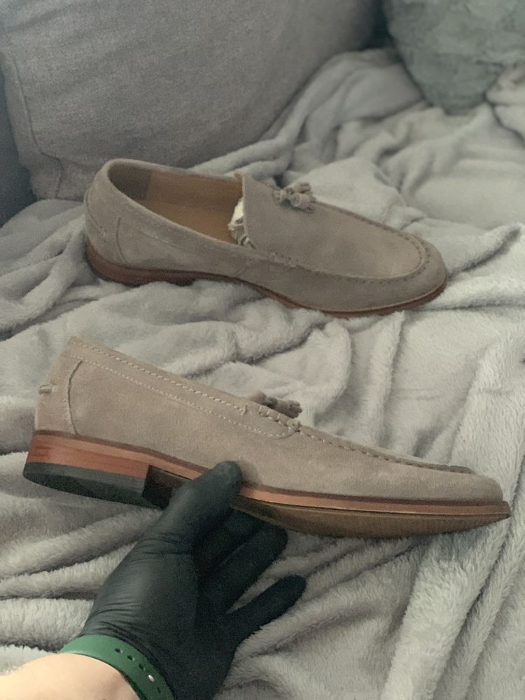 Vand pantofi din piele