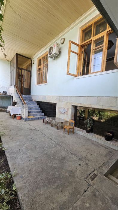 Продается дом в самом центре Мирабадского района.