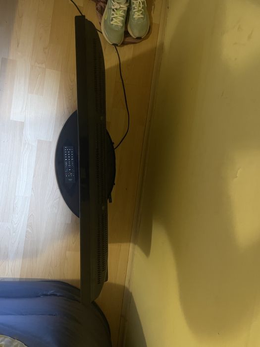 Телевизор Toshiba LCD Colour 32 инча със Дистанционно