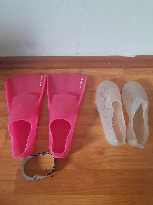 Vand labe inot + incaltaminte plaja fete marimea 33-35