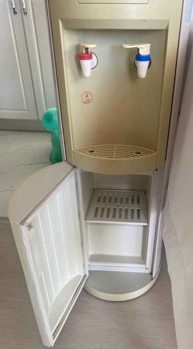 Dozator apa pentru bidoane 19 litri
