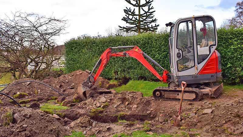 Inchiriere MINIEXCAVATOR 2.7t, utilaje terasament, canalizari,fundatii