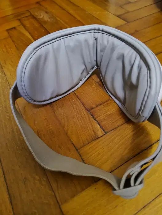 Aparat de masaj ocular