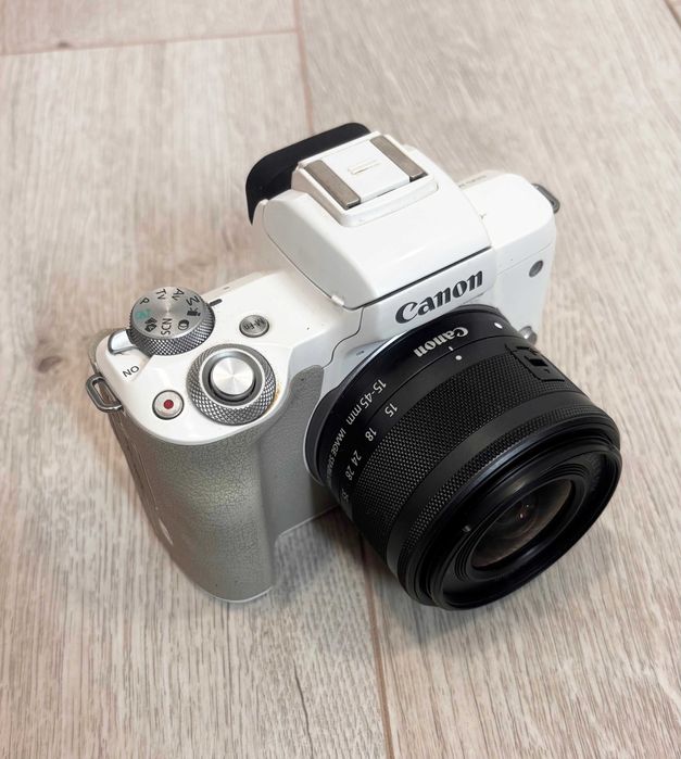 Canon EOS M50 + EF-M 15-45mm + accesorii