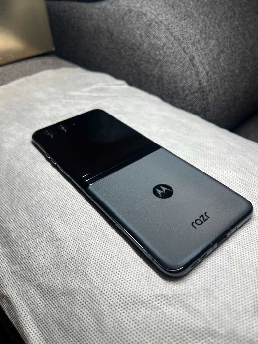 Motorola Razr 40 Ultra 256GB, 8GB RAM – Stare excelentă