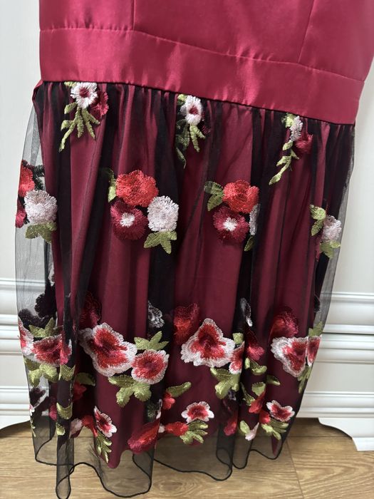 Rochita fete 12-14 rosu cu mov , de satin