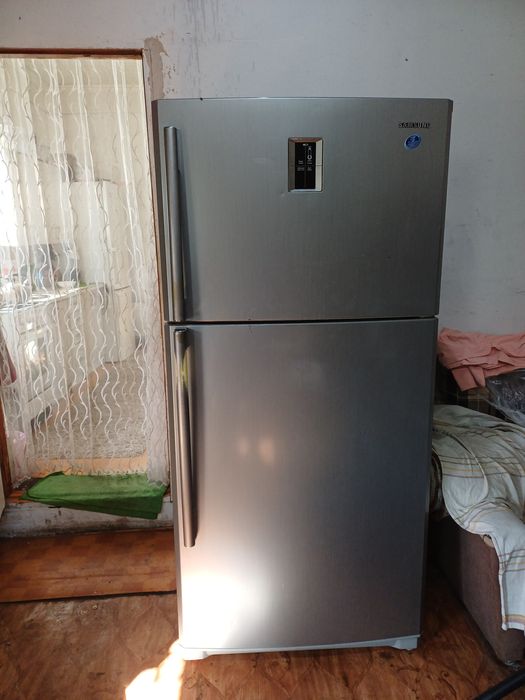 Холодильники два шт
