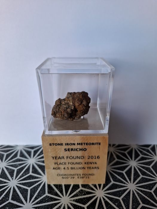 Vând meteorit Sericho