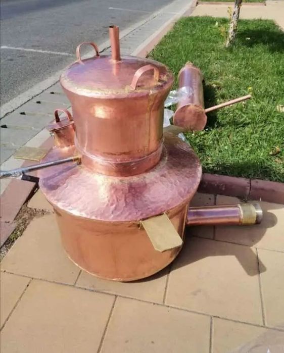 Vand un cazan de făcut țuică de 86 litri