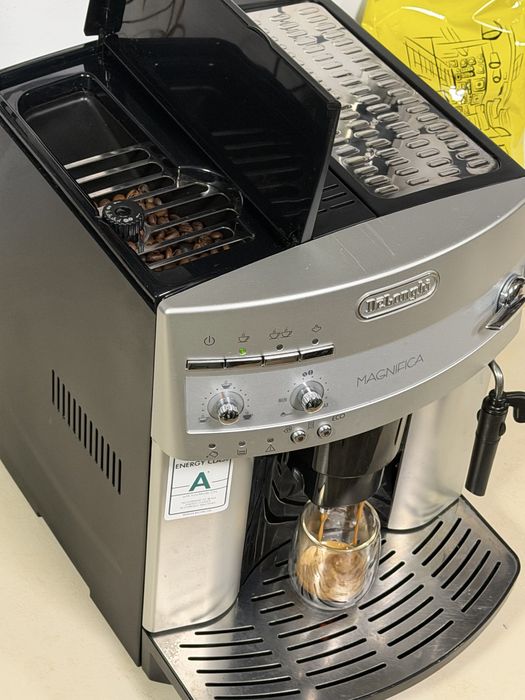 Кафемашина кафе автомат delonghi magnifica с гаранция