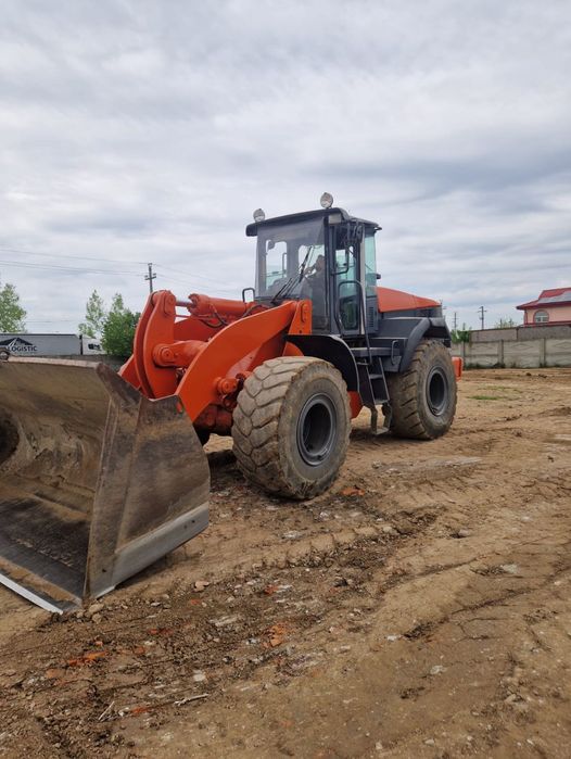 Incarcator frontal  Hitachi w220