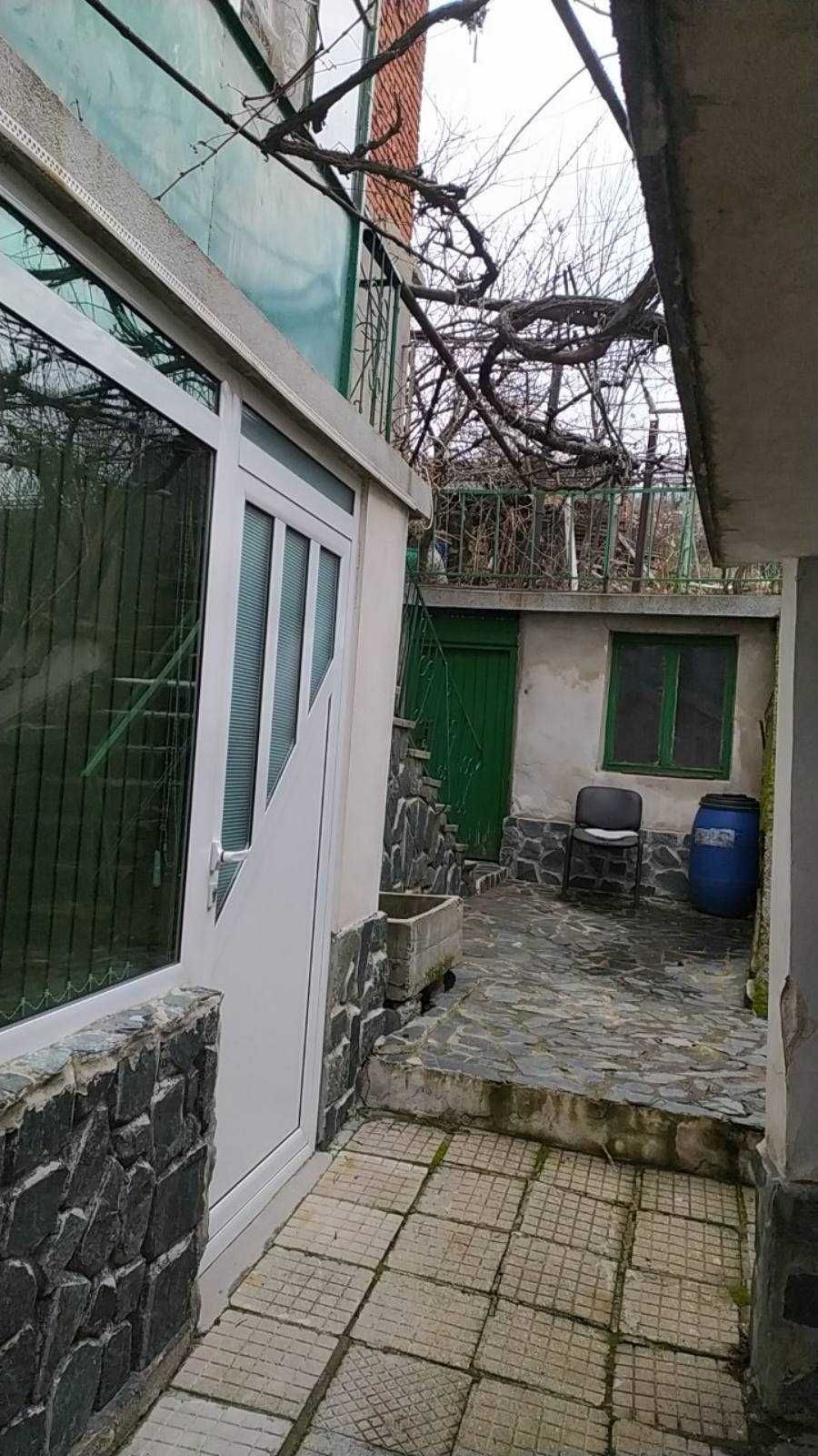 Продавам къща в гр. Дупница