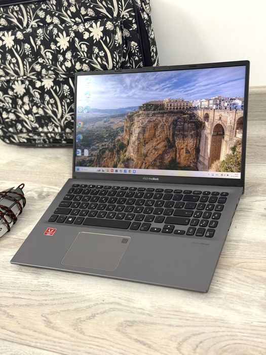 Продам игровой ноутбук Asus в полном комплекте