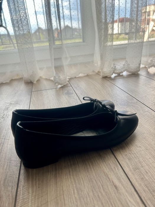 Balerini din piele de vânzare