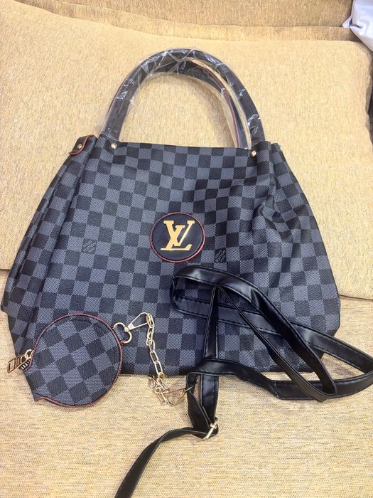 Geanta Loui Vuton nou fara eticheta