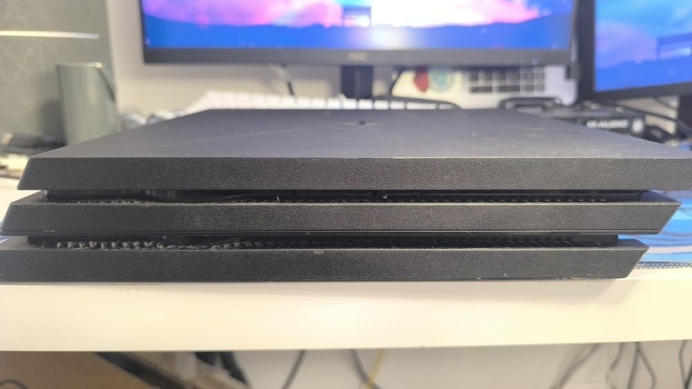 PS4 PRO MODAT 11.00 + SSD 1TB (Viteză 3x) + Jocuri Gratis Oportunitate