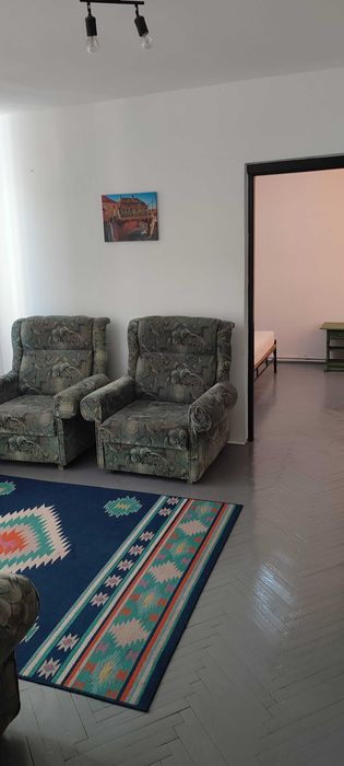 Închiriez apartament zona Tudor Vladimirescu