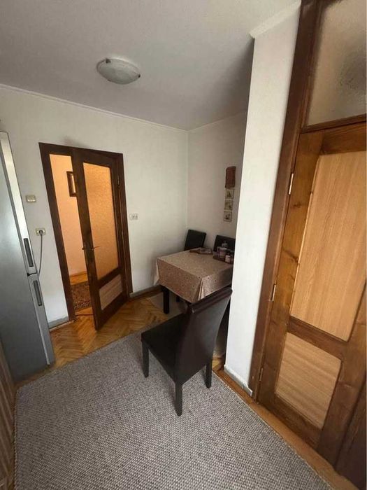 Apartament cu 3 camere in zona Garaje