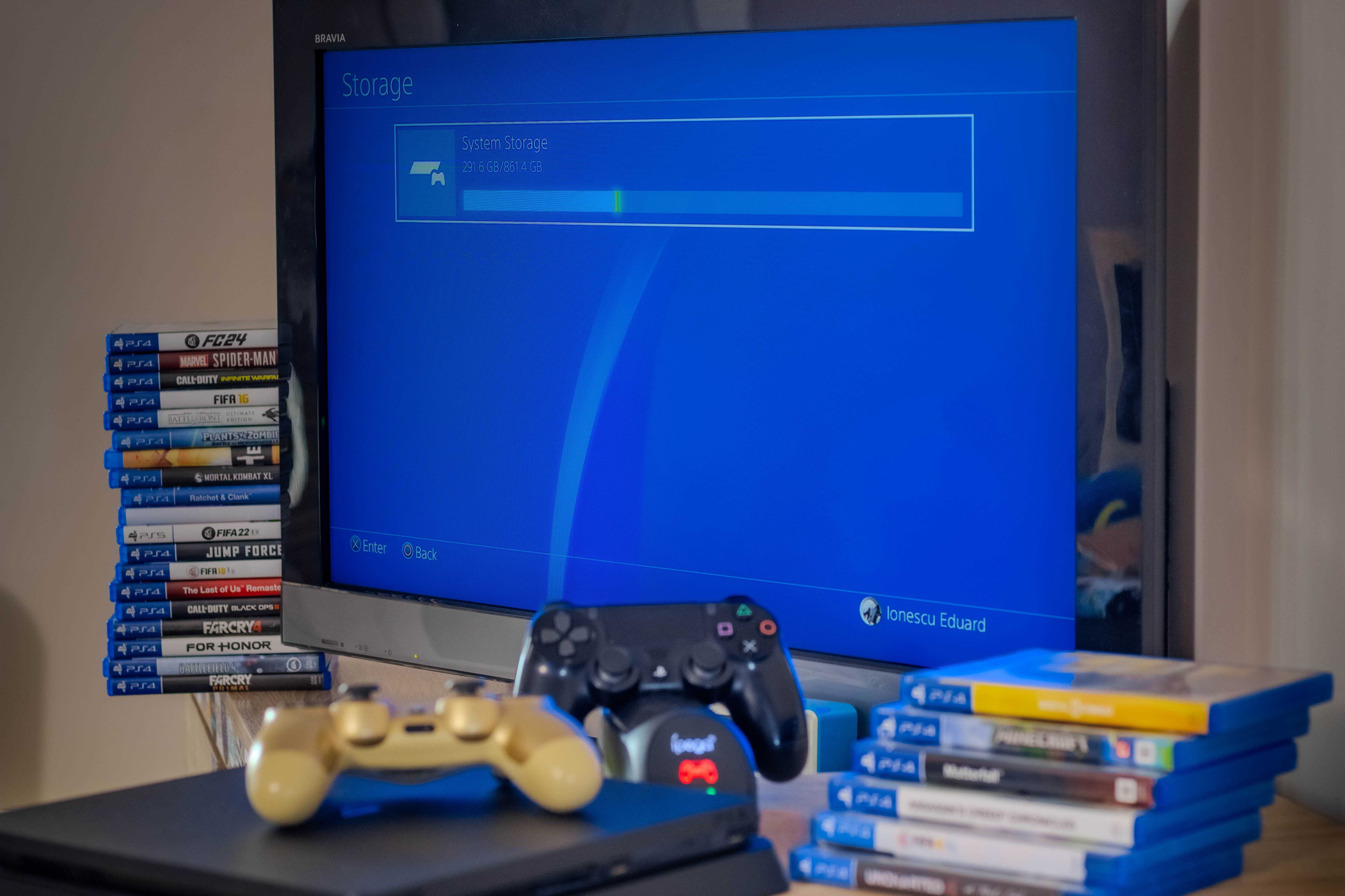 Ps 4 Slim 1TB + 2 controllere + 6 Jocuri | Stare excelentă