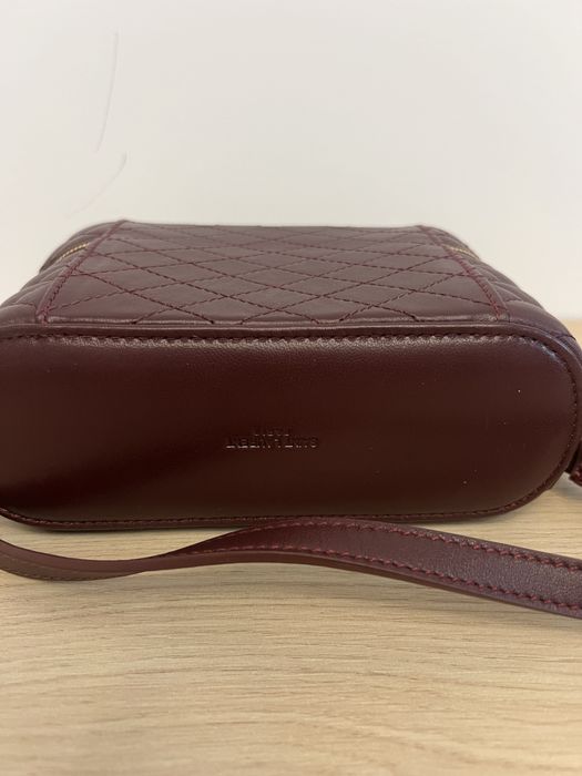 Чанта бордо на YSL vanity bag
