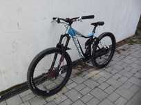 VÂND bicicletă full suspension Giant Glory 8.0 2017