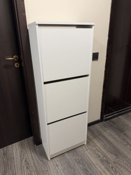 Шкаф за обувки бял цвят